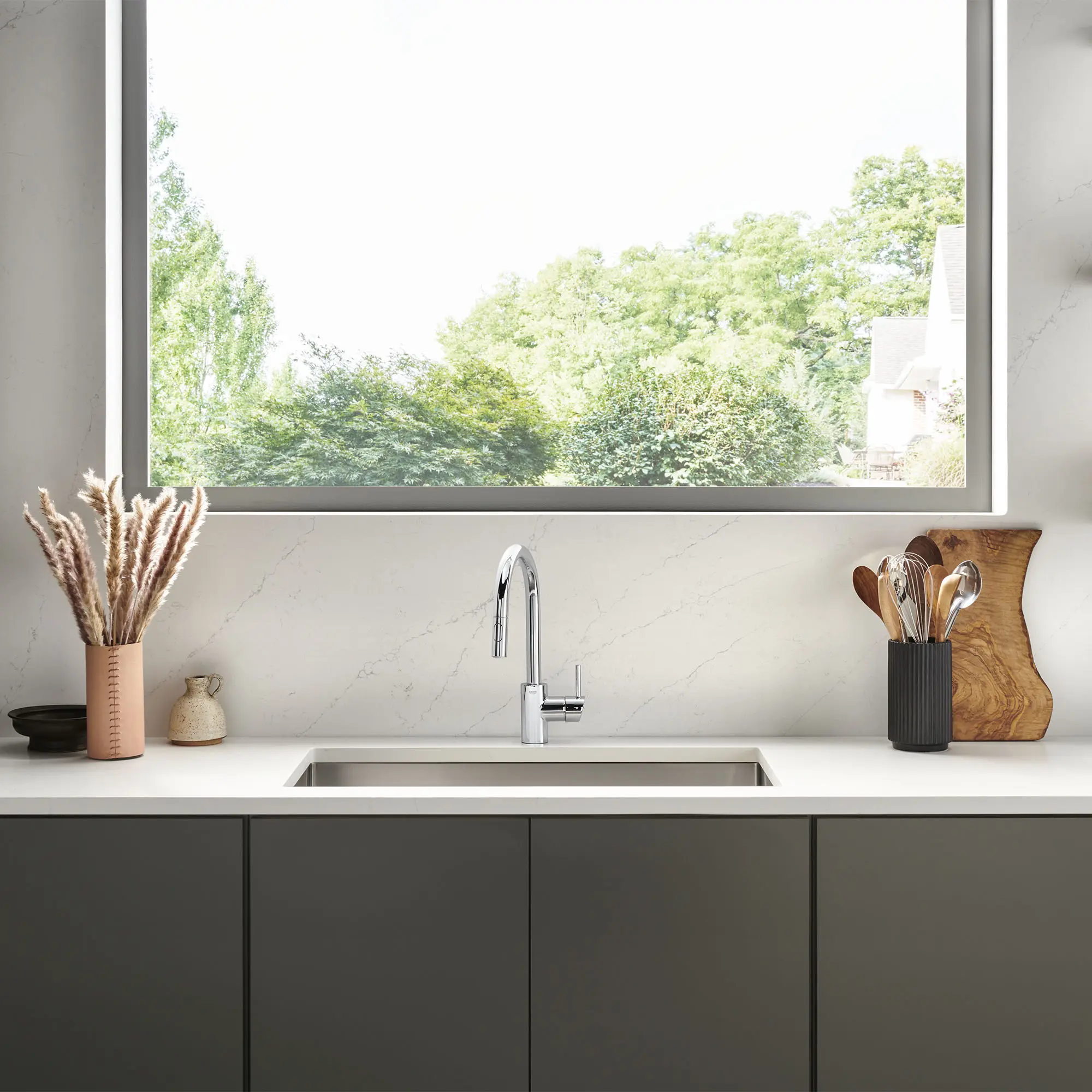 Concetto Single-Handle Pull-Down Kitchen Faucet Dual Spray 1.75 GPM (6.6 L/min) 13 Concetto Single-Handle Pull-Down Kitchen Faucet Dual Spray 1.75 GPM (6.6 L/min)