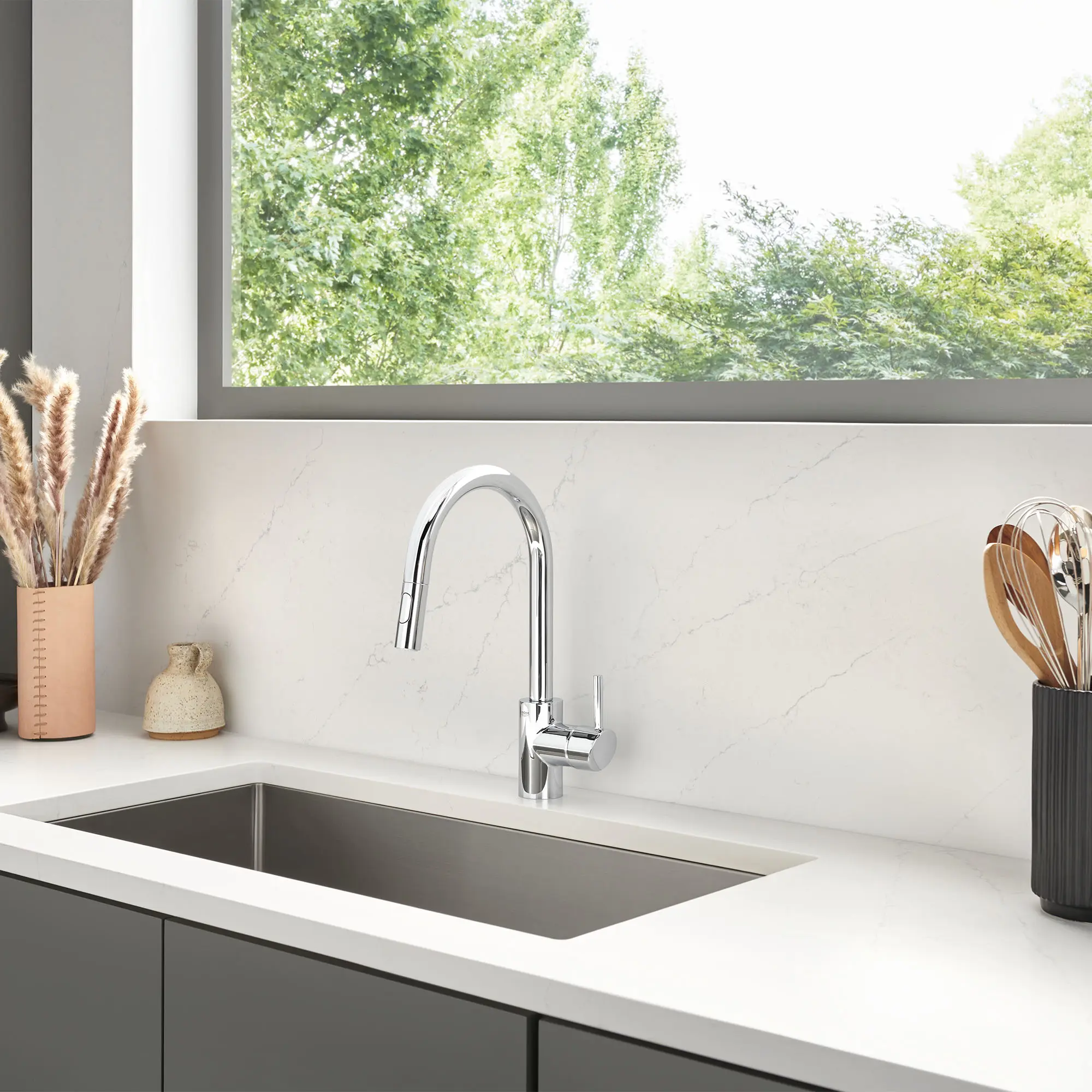 Concetto Single-Handle Pull-Down Kitchen Faucet Dual Spray 1.75 GPM (6.6 L/min) 14 Concetto Single-Handle Pull-Down Kitchen Faucet Dual Spray 1.75 GPM (6.6 L/min)