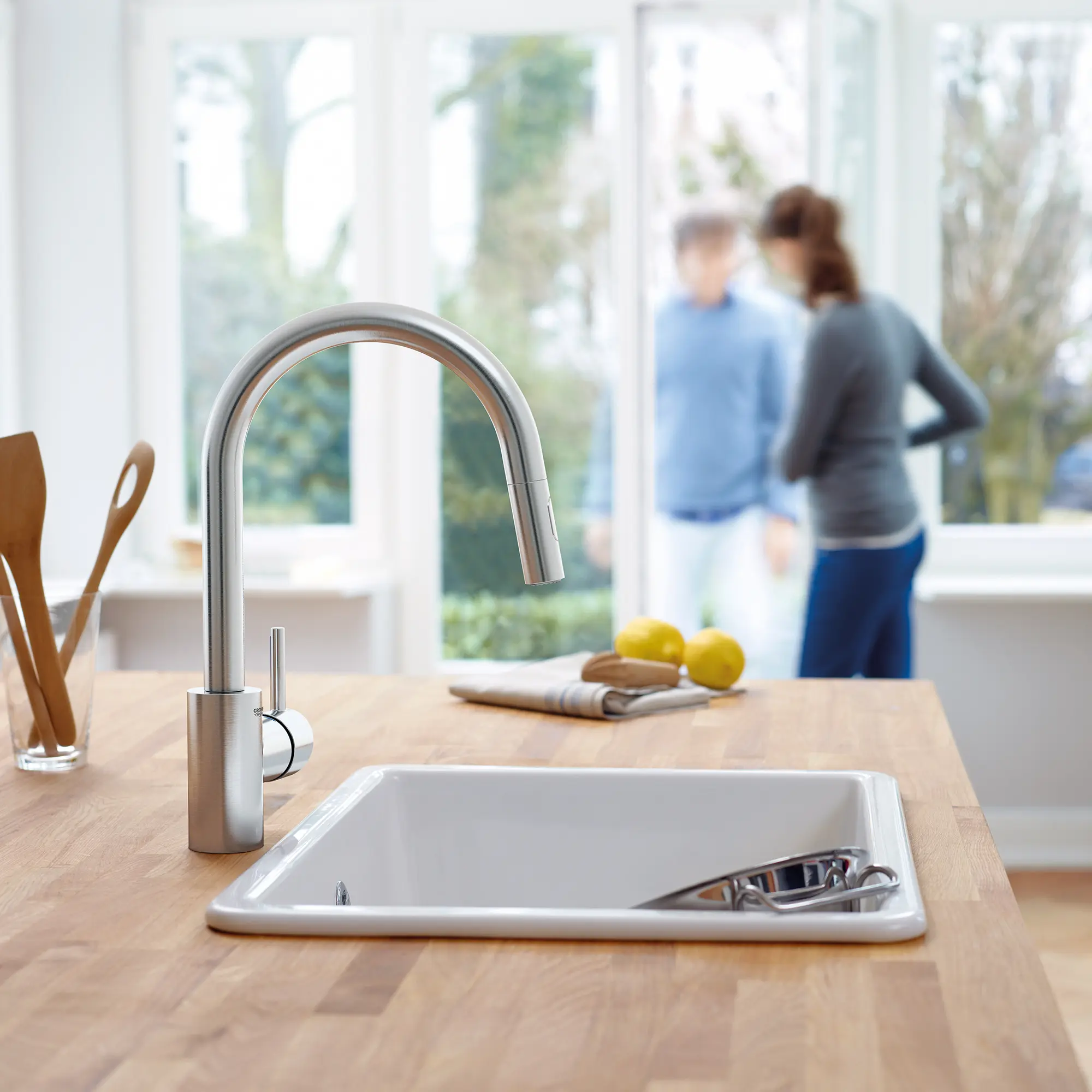 Concetto Single-Handle Pull-Down Kitchen Faucet Dual Spray 1.75 GPM (6.6 L/min) 26 Concetto Single-Handle Pull-Down Kitchen Faucet Dual Spray 1.75 GPM (6.6 L/min)
