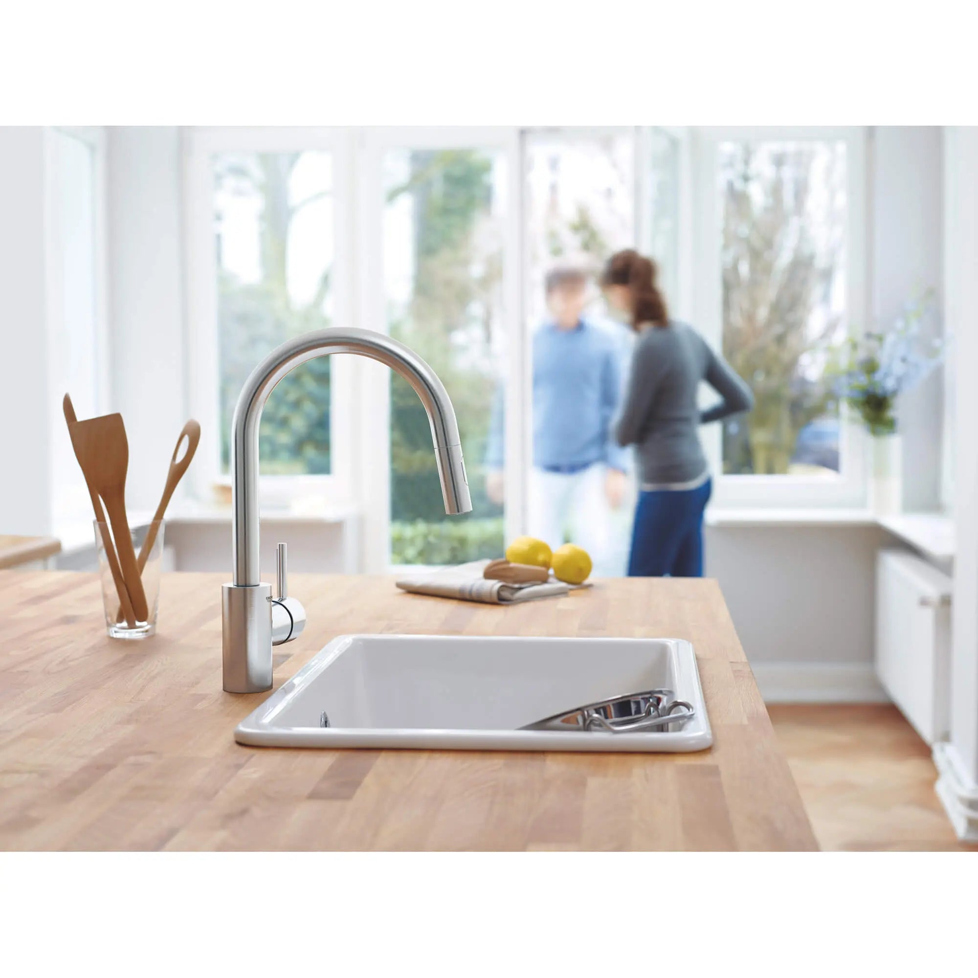 Concetto Single-Handle Pull-Down Kitchen Faucet Dual Spray 1.75 GPM (6.6 L/min) 29 Concetto Single-Handle Pull-Down Kitchen Faucet Dual Spray 1.75 GPM (6.6 L/min)