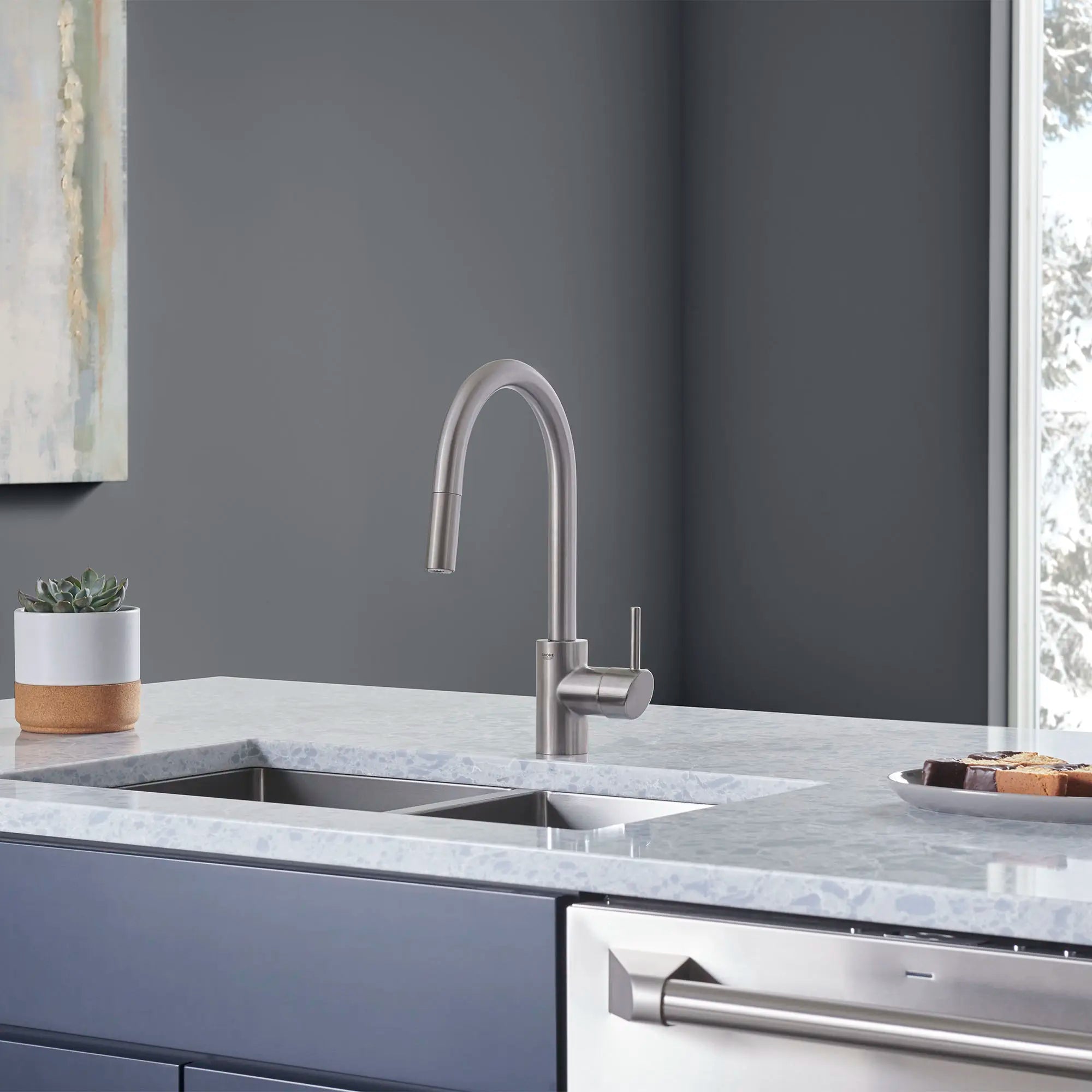 Concetto Single-Handle Pull-Down Kitchen Faucet Dual Spray 1.75 GPM (6.6 L/min) 30 Concetto Single-Handle Pull-Down Kitchen Faucet Dual Spray 1.75 GPM (6.6 L/min)