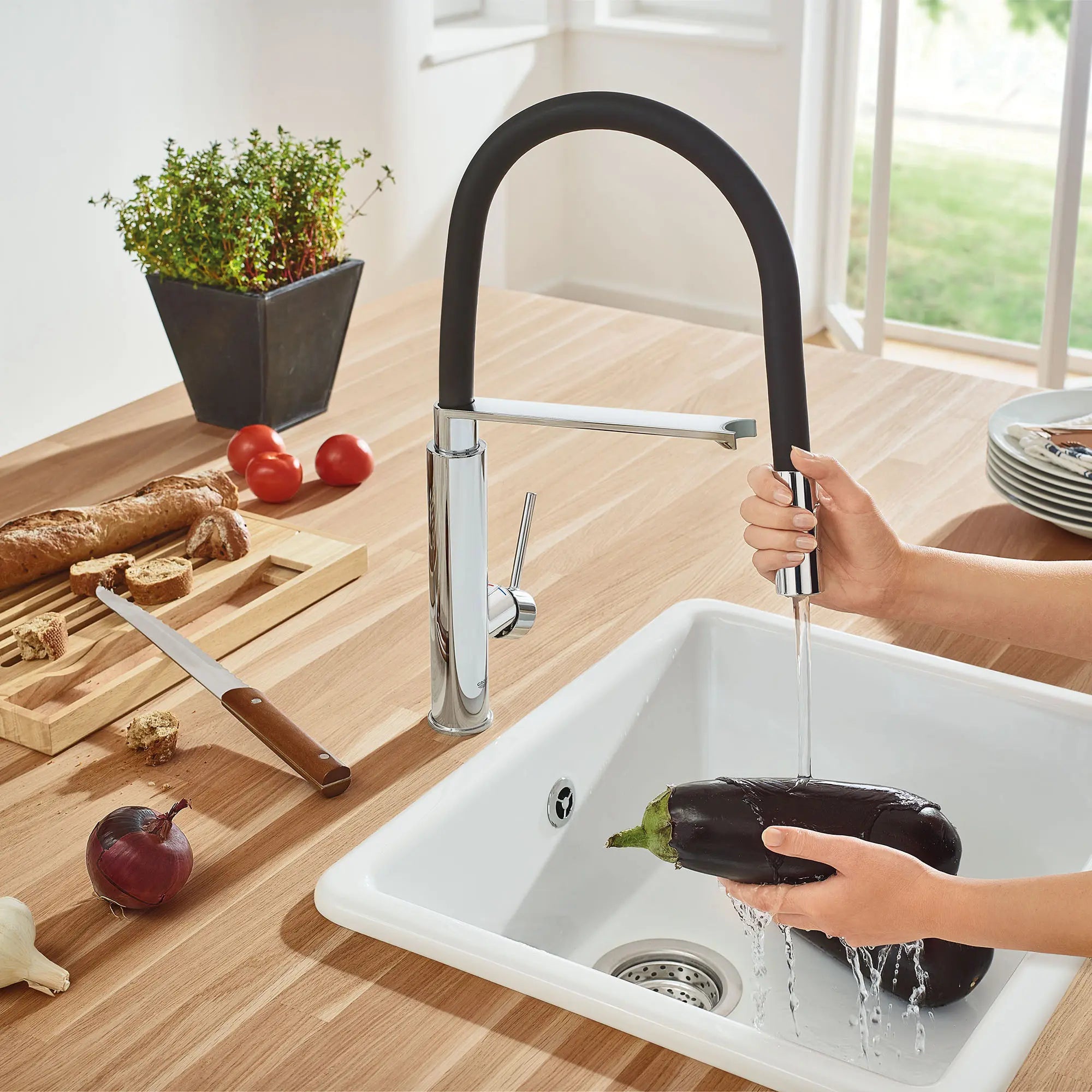 Concetto Single-Handle Semi-Pro Dual Spray Kitchen Faucet 1.75 GPM (6.6 L/min)