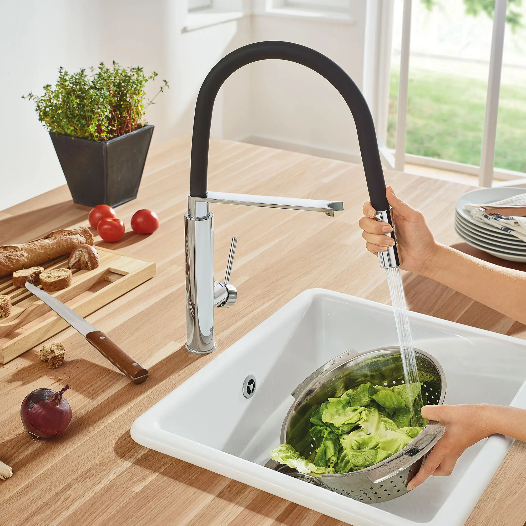 Concetto Single-Handle Semi-Pro Dual Spray Kitchen Faucet 1.75 GPM (6.6 L/min)