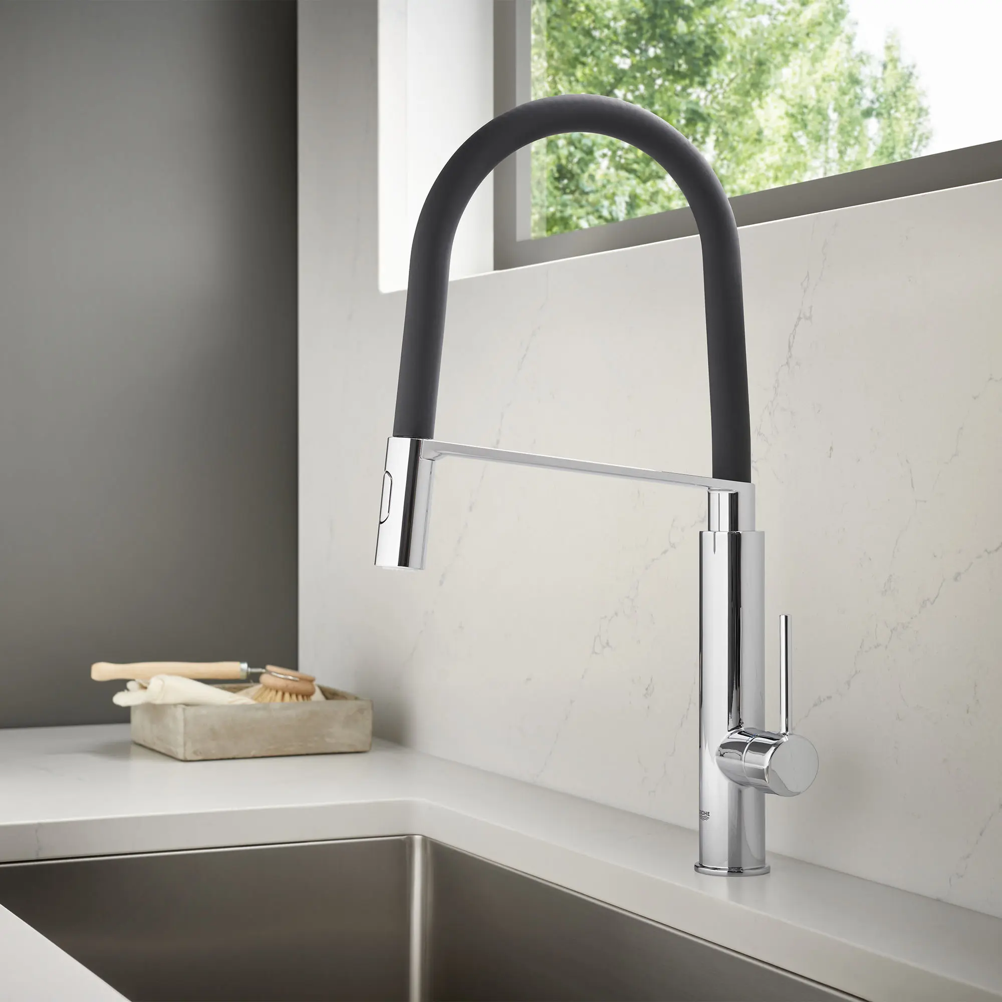 Concetto Single-Handle Semi-Pro Dual Spray Kitchen Faucet 1.75 GPM (6.6 L/min)
