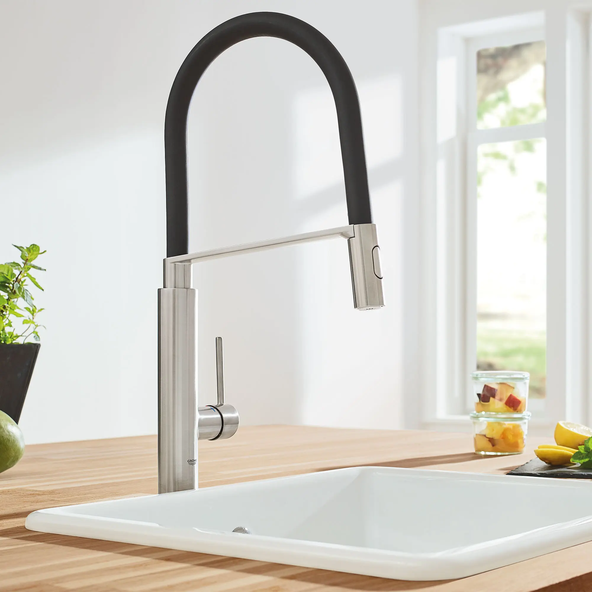 Concetto Single-Handle Semi-Pro Dual Spray Kitchen Faucet 1.75 GPM (6.6 L/min)