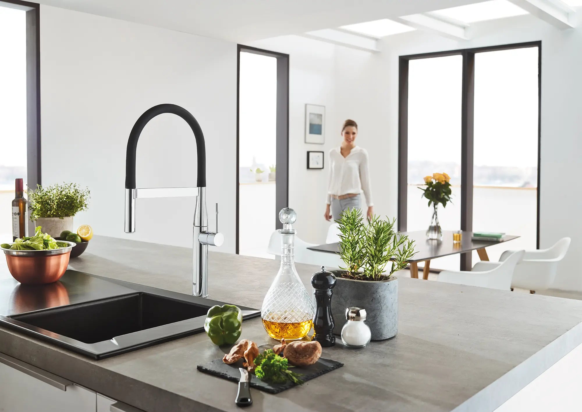 Essence Single-Handle Semi-Pro Dual Spray Kitchen Faucet 1.75 GPM (6.6 L/min) 14 Essence Single-Handle Semi-Pro Dual Spray Kitchen Faucet 1.75 GPM (6.6 L/min)