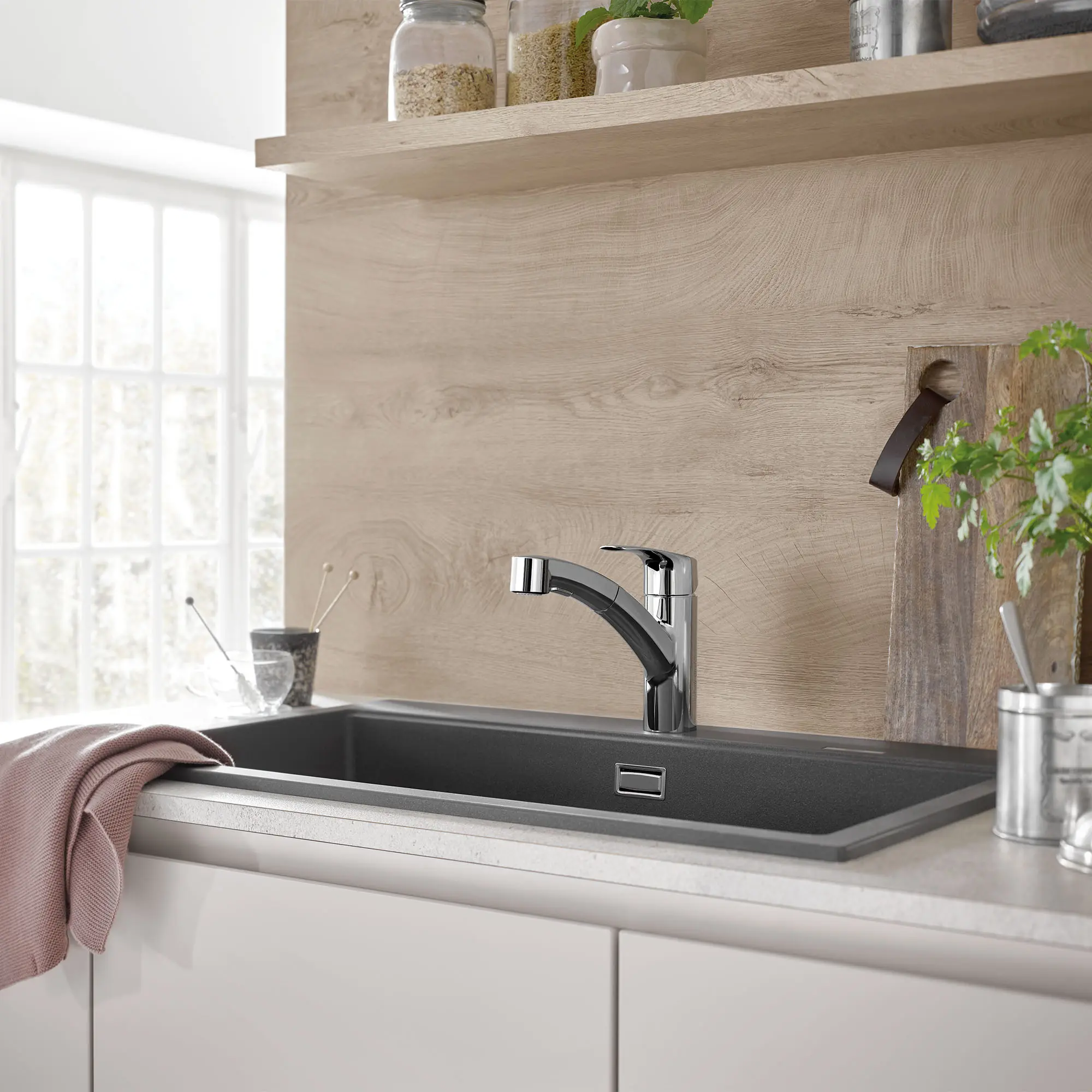 Eurosmart Single-Handle Dual Spray Pull-Out Kitchen Faucet 1.75 gpm (6.6 L/min)