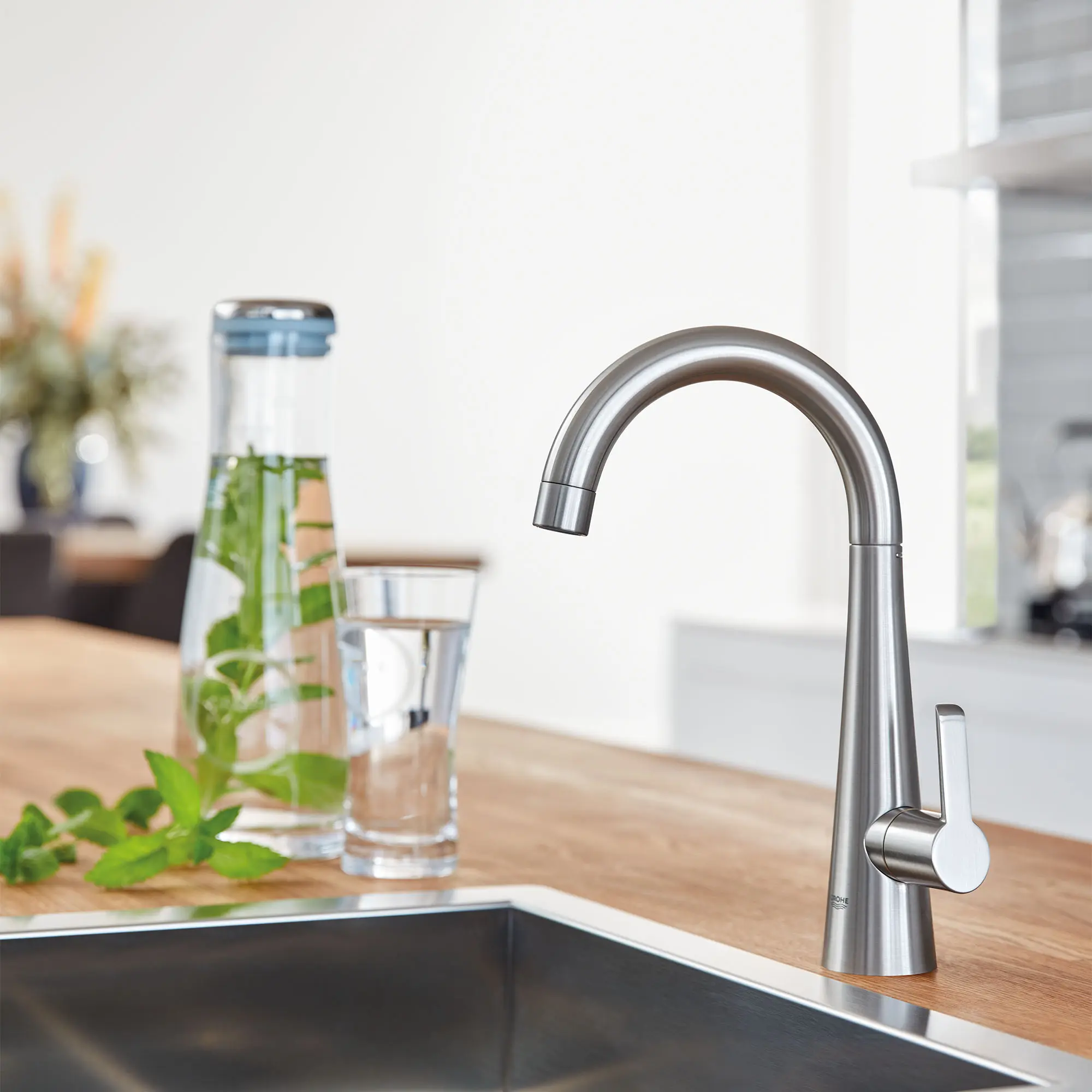GROHE Zedra Single-Handle Beverage Faucet (Cold Water Only) with Filtration 1.75 GPM (6.6 L/min)